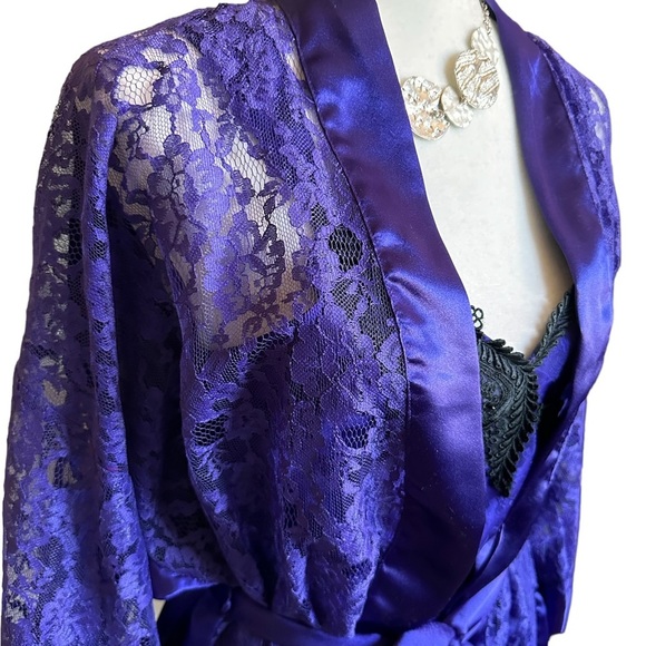 Vintage 2-piece Victoria Secret Lingerie Slip & Robe 🤩 - Picture 11 of 13